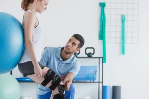 半月板术后肌肉萎缩怎么恢复？