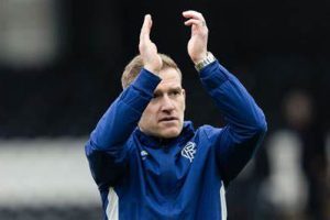 史蒂文戴维斯决意重返赛场：流浪者队的临时主帅不放弃球员梦想