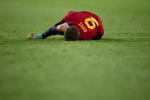 欧洲杯预选赛加维右膝十字韧带撕裂：可能错过明年欧洲杯和奥运会