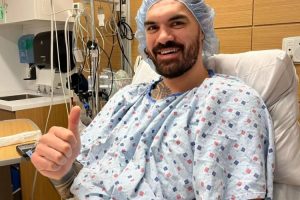 亚当斯已成功接受了右后十字韧带修复手术—预计会在2024-25赛季前完全康复