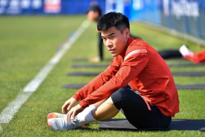 王秋明膝盖内侧副韧带撕裂已基本康复，备战亚洲杯