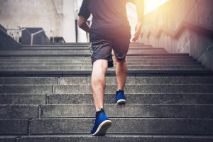 如何缓解上下楼梯关节痛？