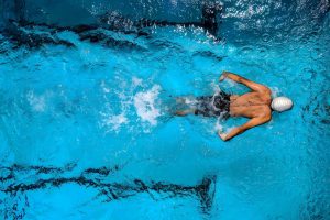 什么运动最适合腰椎间盘突出症患者呢?为什么最推荐游泳?