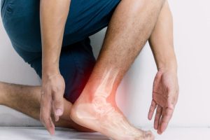 崴脚后千万别硬扛！这样做恢复快