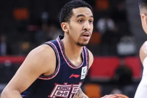 广东旧将遭遇前交叉韧带断裂，职业生涯或受影响